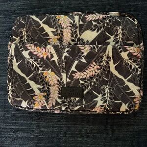 Lexbreezy Hawaii Shell Banana Print Laptop Case Sleeve